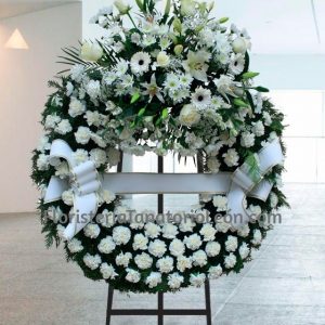 corona funebre garofani bianchi Roma consegna 2-3 ore